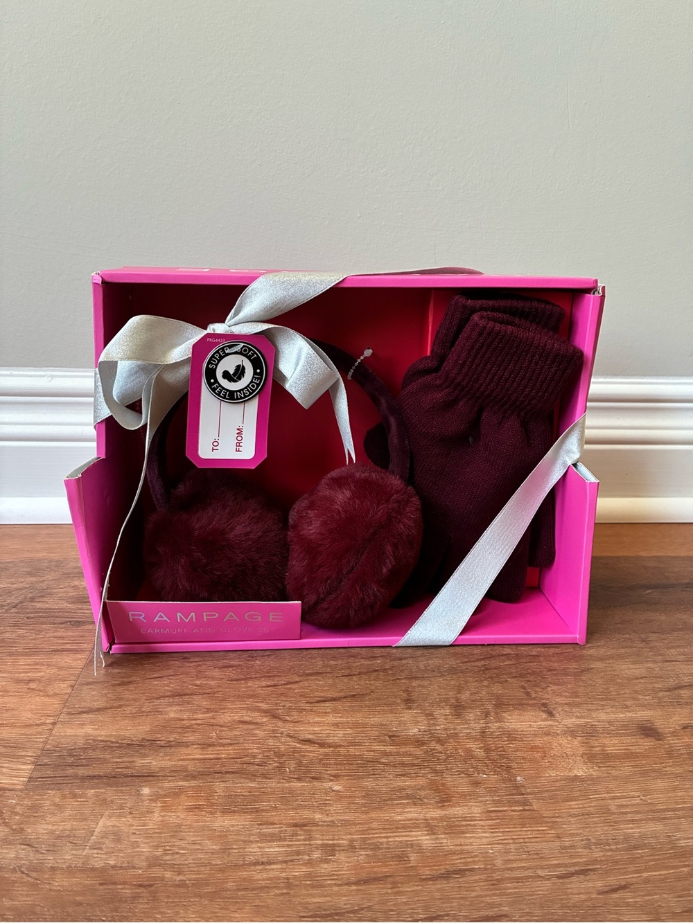 Rampage Earmuff Glove Gift Set, Red, NIB